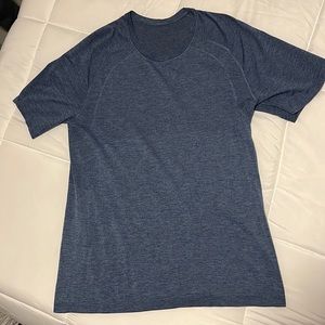 Mens lululemon athletic top